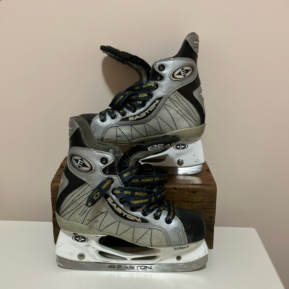 Easton kids skates size 4E